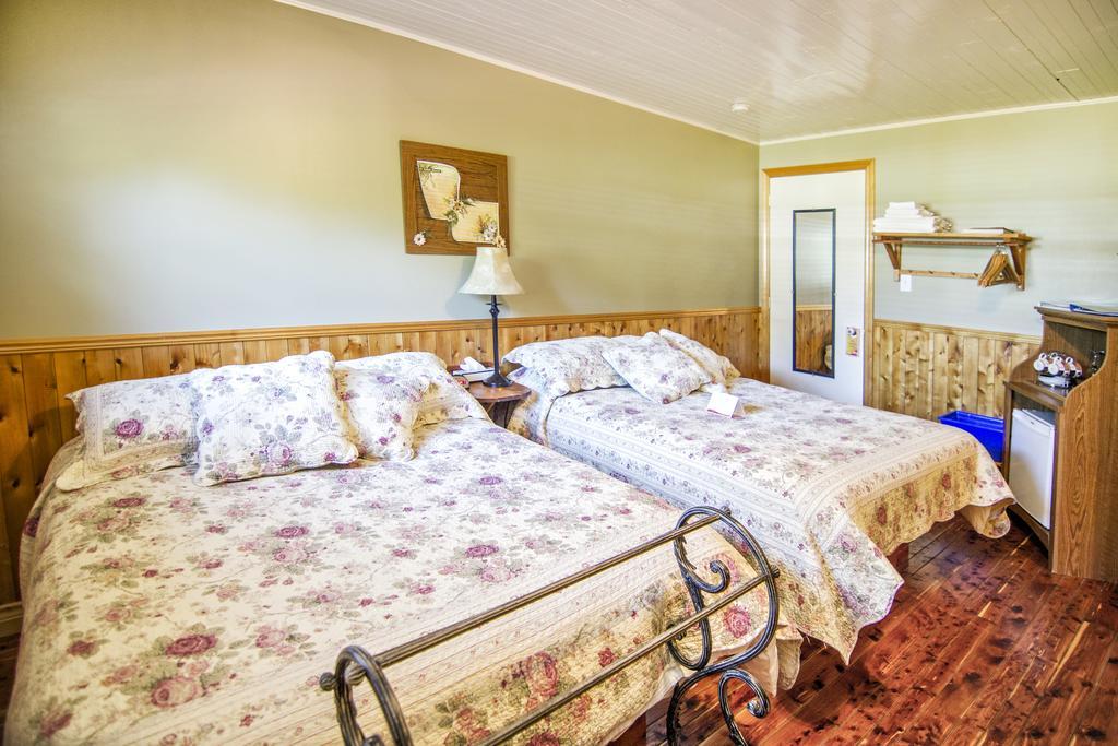 Auberge Au Soleil Levant Piopolis Bagian luar foto